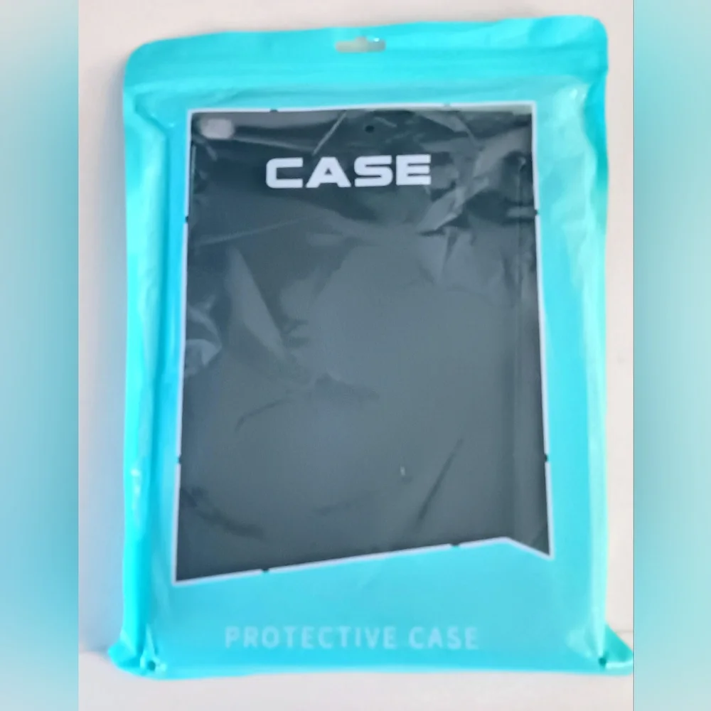 iPad Case 9.7-inch 5th Gen/6th Brand New Sealed Sleep/Wake Cover Dark Green